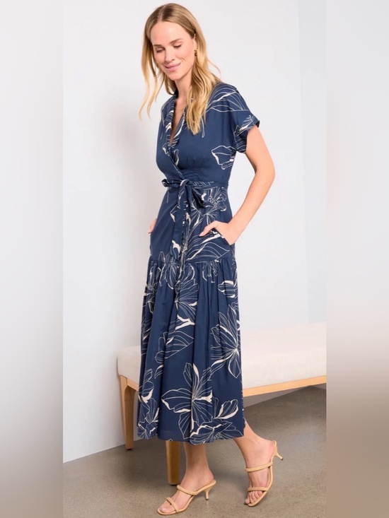 Hutch Dresses & Skirts - Hutch Rosen Wrap Dress Women Size L Navy Blue Floral Midi Tie Waist NWT